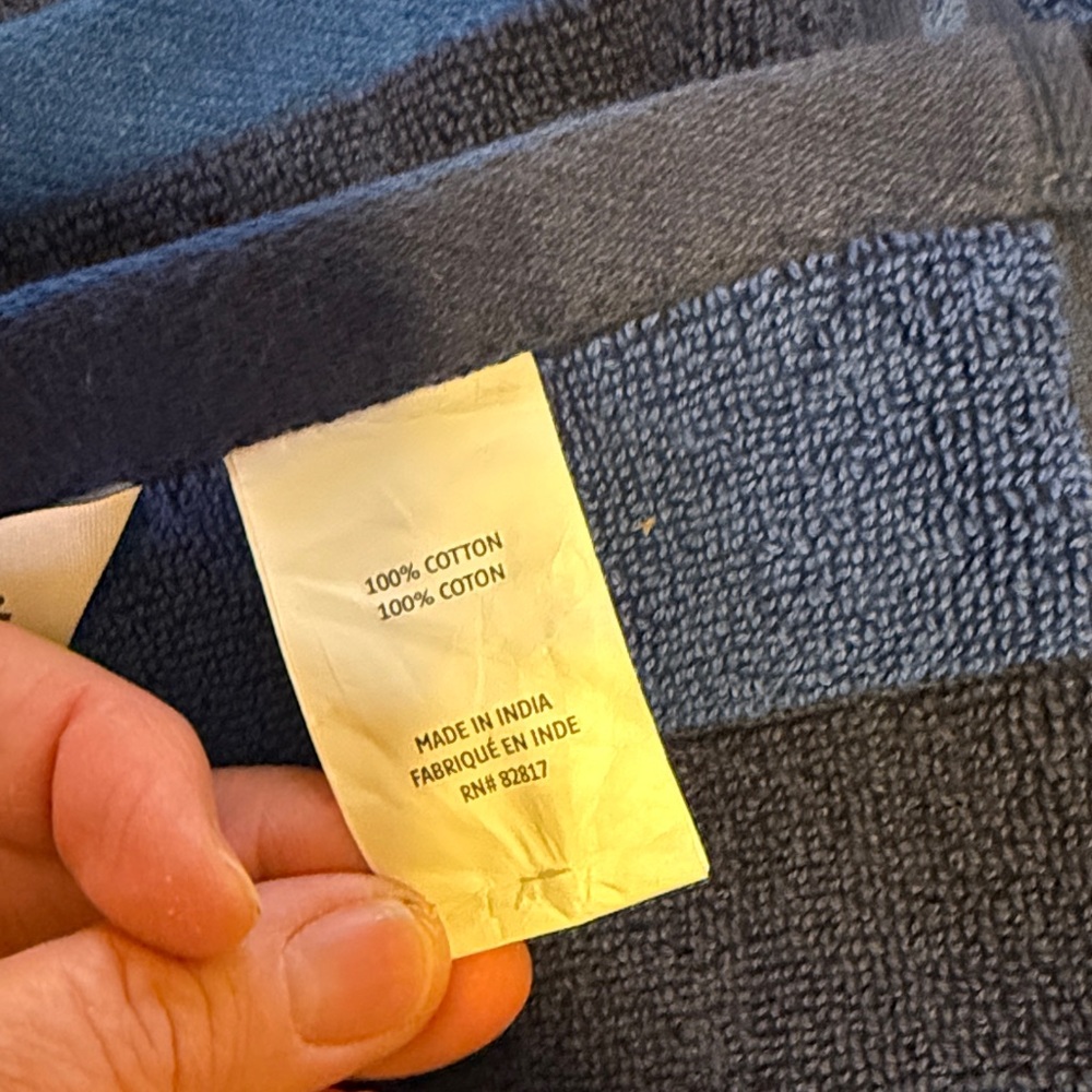 Lacoste Blue Towel Set with Logo - Picture 3 of 5